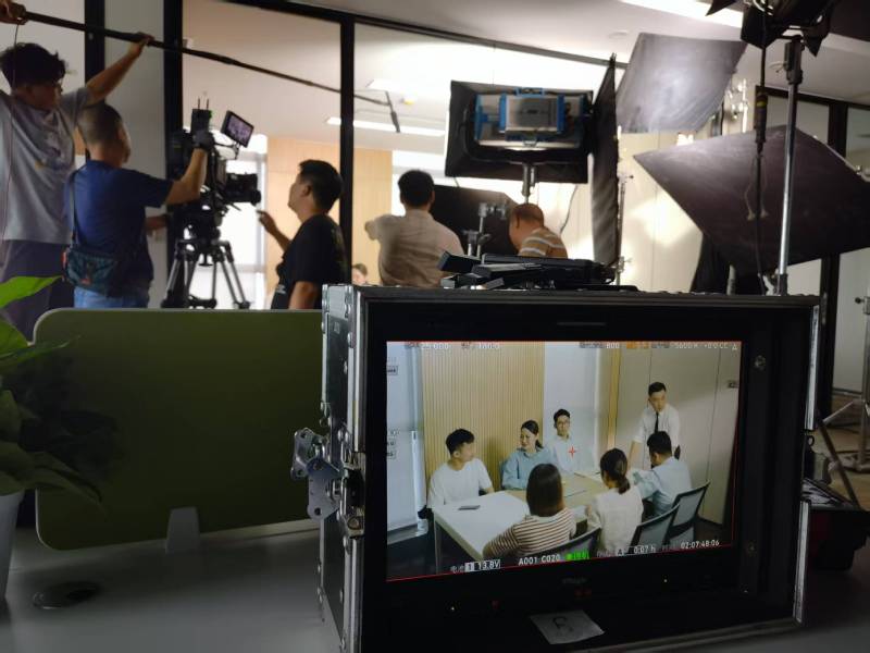 隰县TVC拍摄公司：科技产品视觉化大师，诠释未来感与功能美学